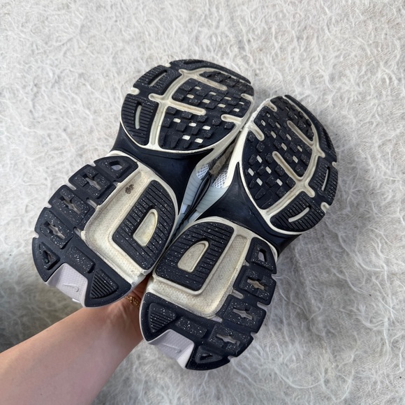 Nike Silver Chunky Sneakers - size 7.5 - Picture 6 of 6